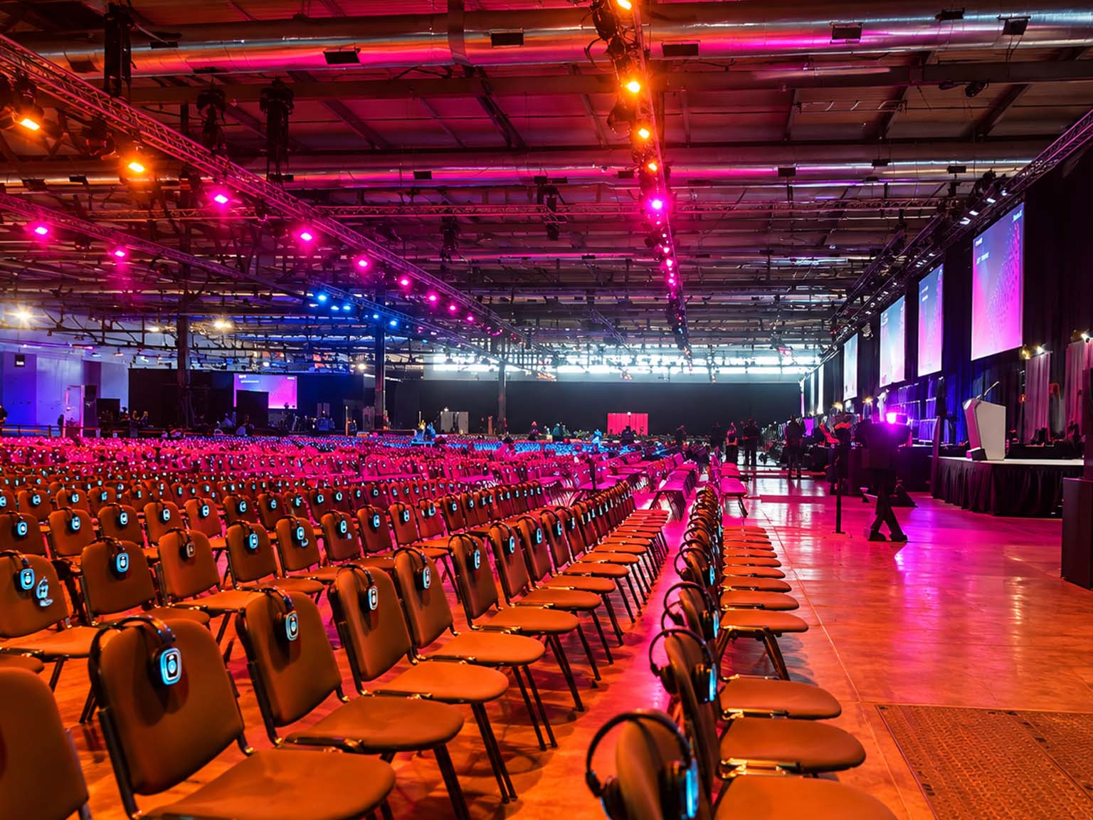 aws-summit-case-study AWS Summit Milano: caso de éxito con audífonos Silentsystem