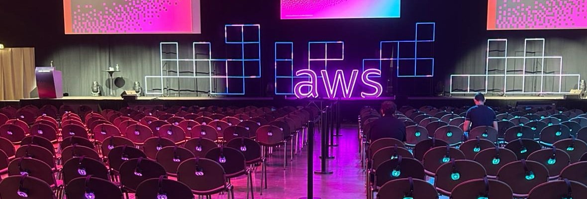 AWS Summit Milano: sistema de audio RF y audífonos inalámbricos Silentsystem en Fiera Milano Rho AWS Summit Milano - sistema de audio RF y audífonos inalámbricos Silentsystem en Fiera Milano Rho