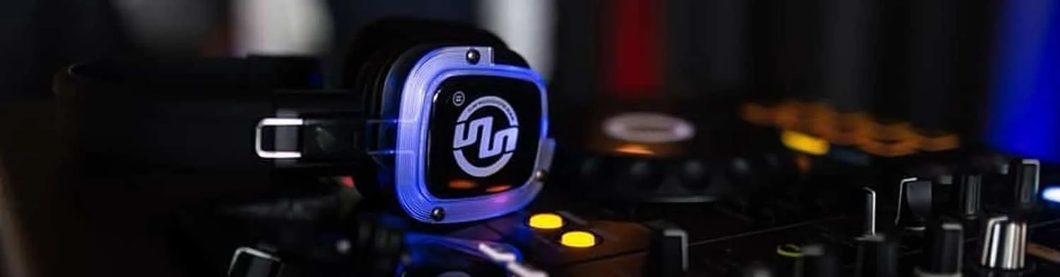 Guitar Show Italy with Silentsystem wireless headphones - music showcase with RF systems