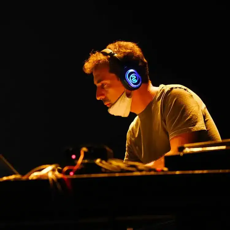 Live-Podcast-Streaming Silentsystem Live-Podcast — Live-Podcast-Streaming