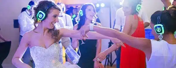 Boda con fiesta silenciosa