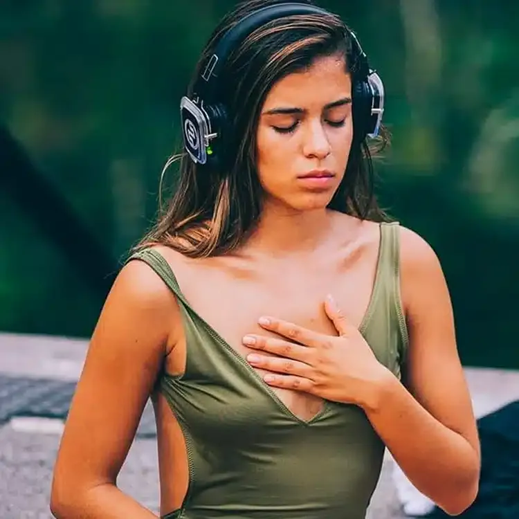 Silent Yoga — Natur Silent Yoga en la naturaleza — audífonos inalámbricos para Silent Yoga y meditación