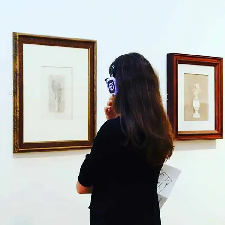 Audífonos escuela y museo Silentsystem Enseñanza y Educación — audífonos escuela y museo